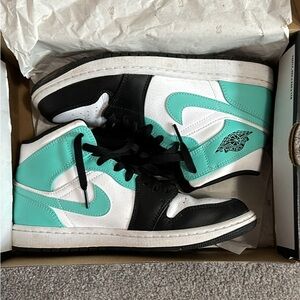 Air Jordan 1 Mid HighTop